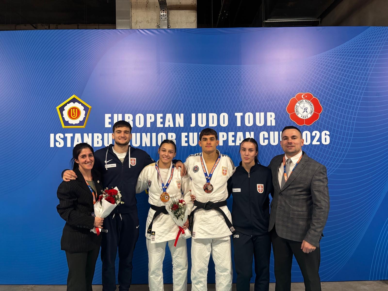 Read more about the article DVE MEDALJE IZ ISTANBULA